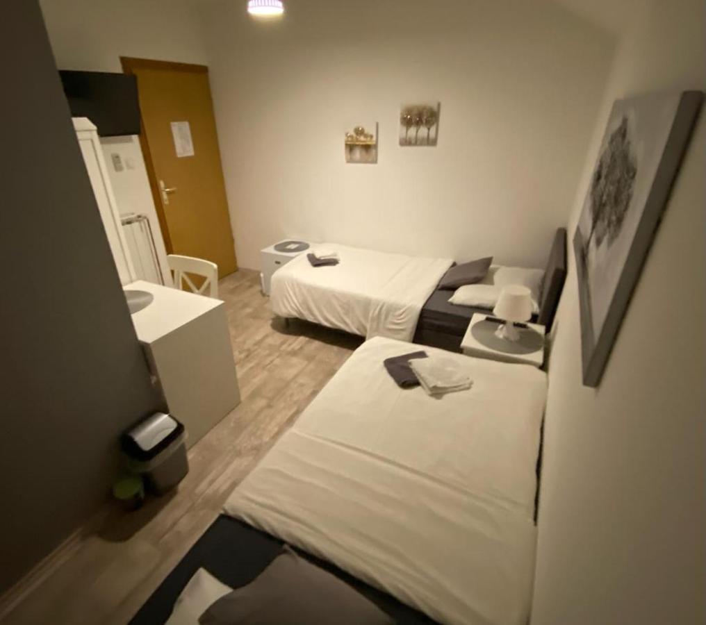 Guest House Lucija Buzin Esterno foto
