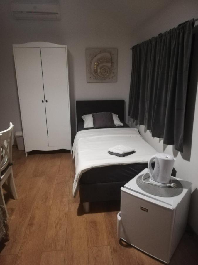 Guest House Lucija Buzin Esterno foto
