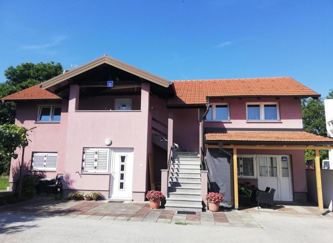 Guest House Lucija Buzin Esterno foto